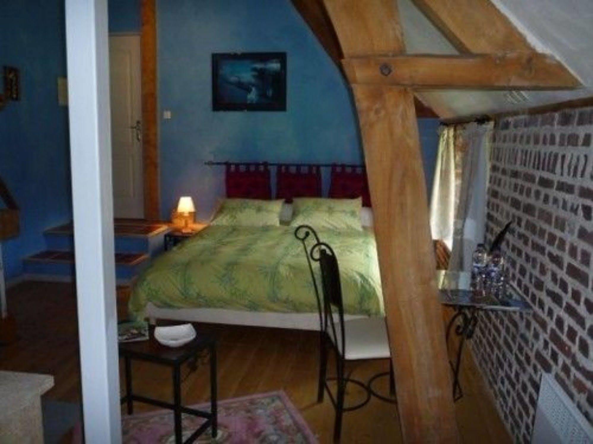 Au Mesnil Le Bas Bray Bed and Breakfast Bures-en-Bray Εξωτερικό φωτογραφία